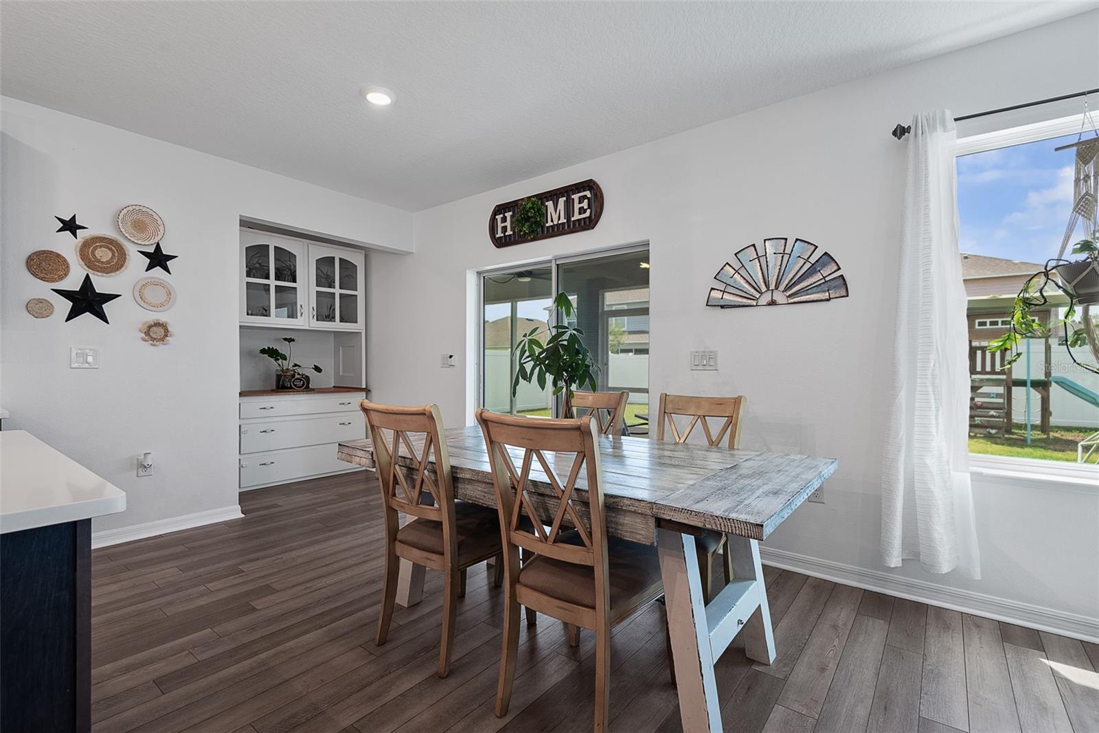 Image 18 of 84 For 123 Oakleaf Way