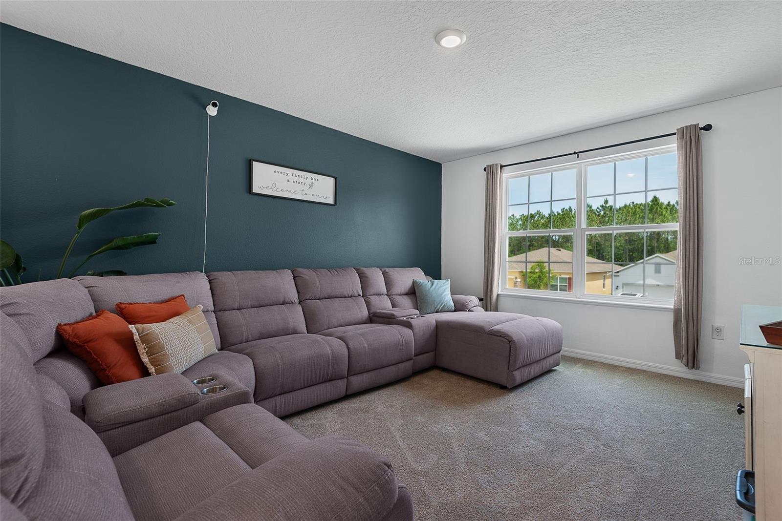 Image 26 of 84 For 123 Oakleaf Way