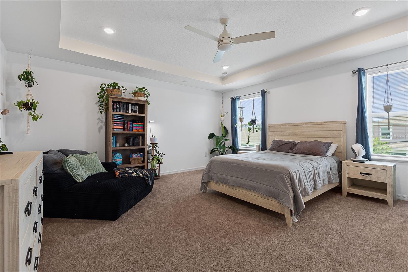 Image 32 of 84 For 123 Oakleaf Way