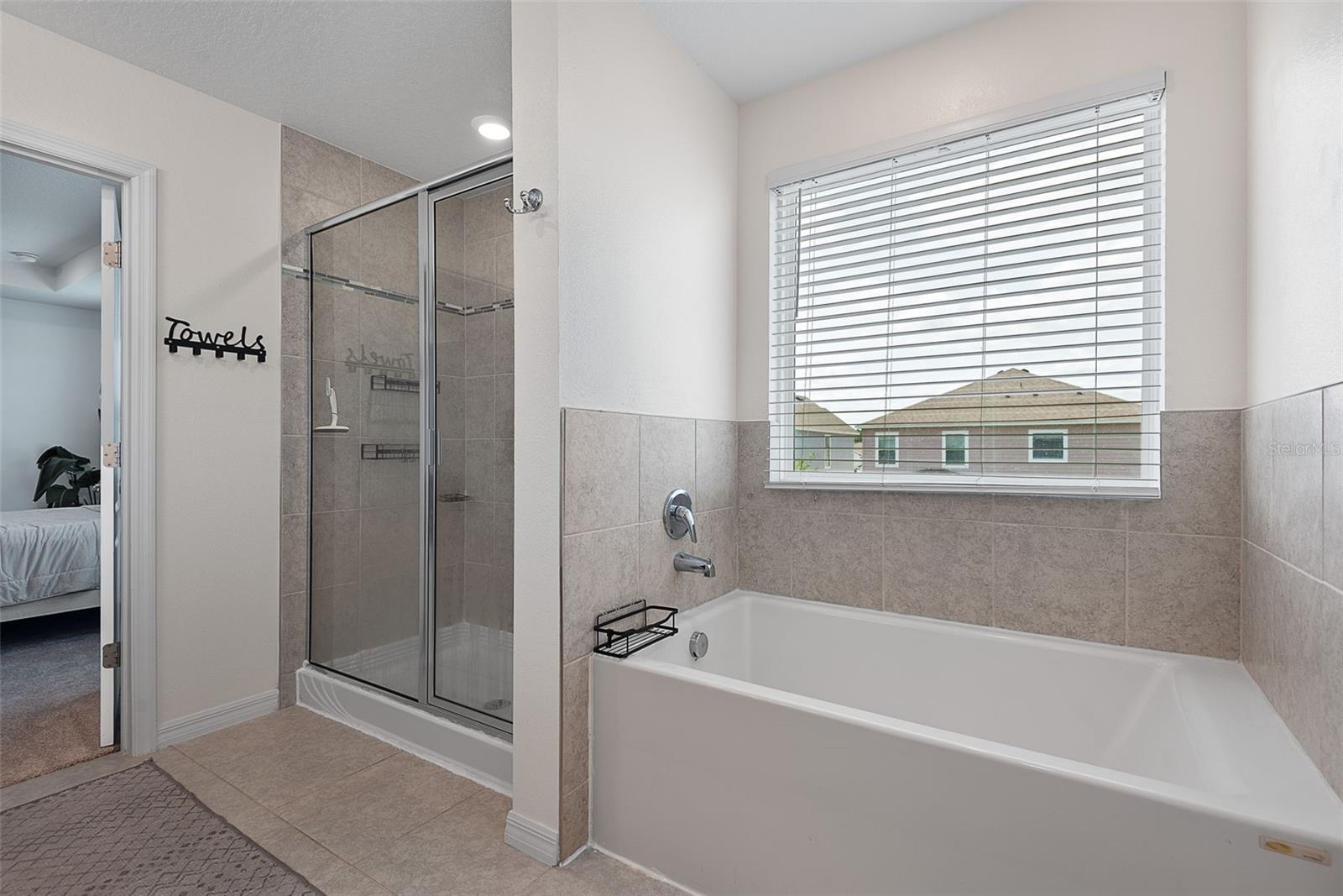 Image 39 of 84 For 123 Oakleaf Way