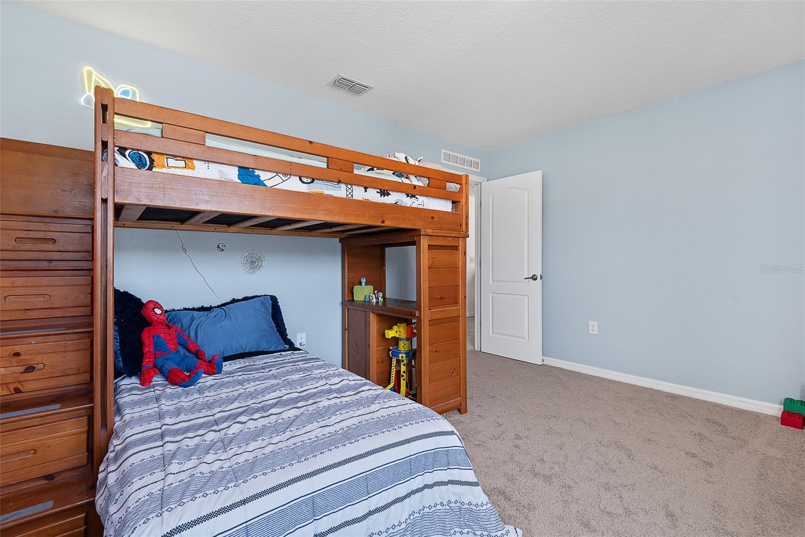 Image 47 of 84 For 123 Oakleaf Way