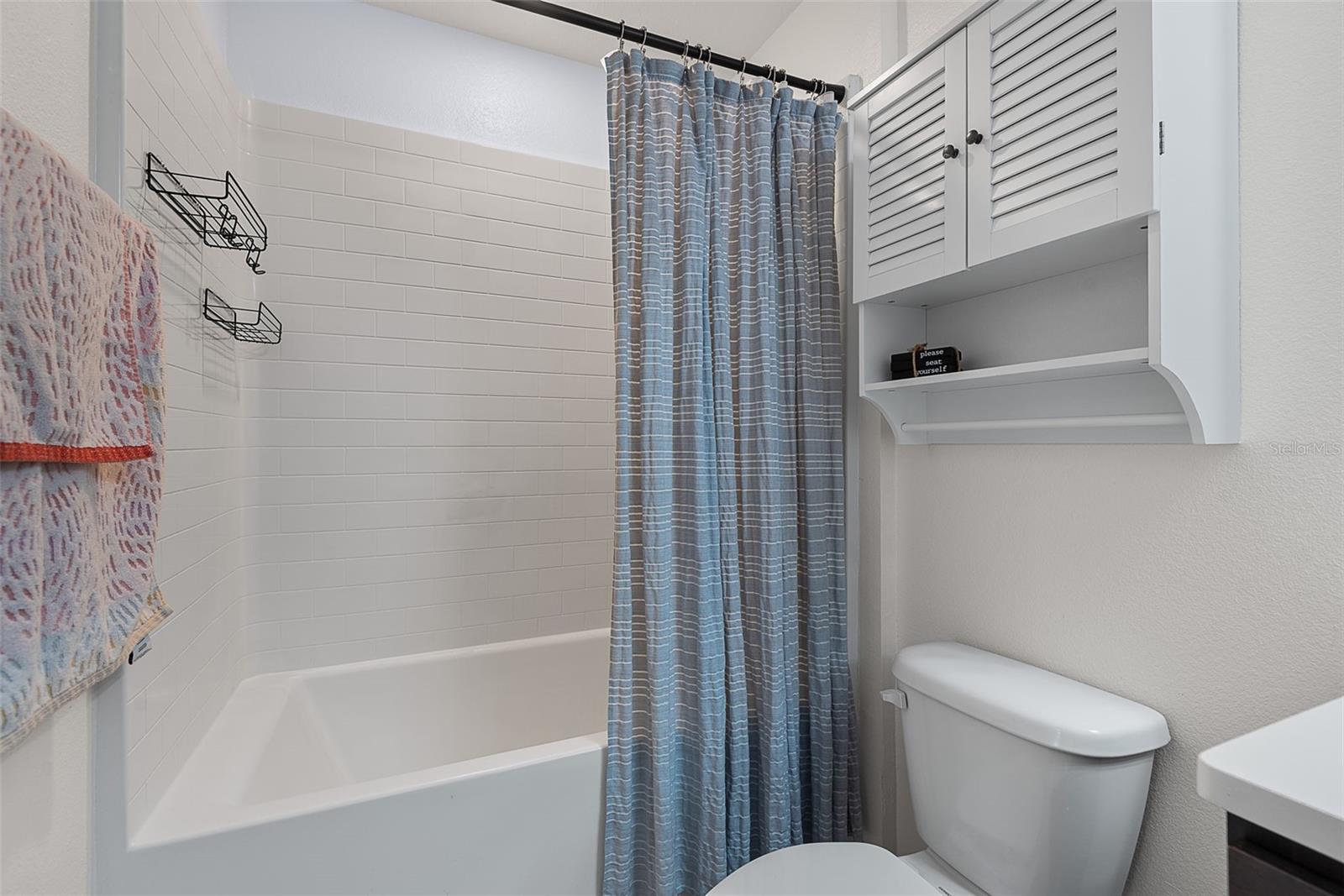 Image 53 of 84 For 123 Oakleaf Way