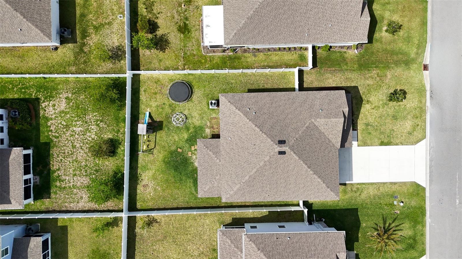 Image 70 of 84 For 123 Oakleaf Way