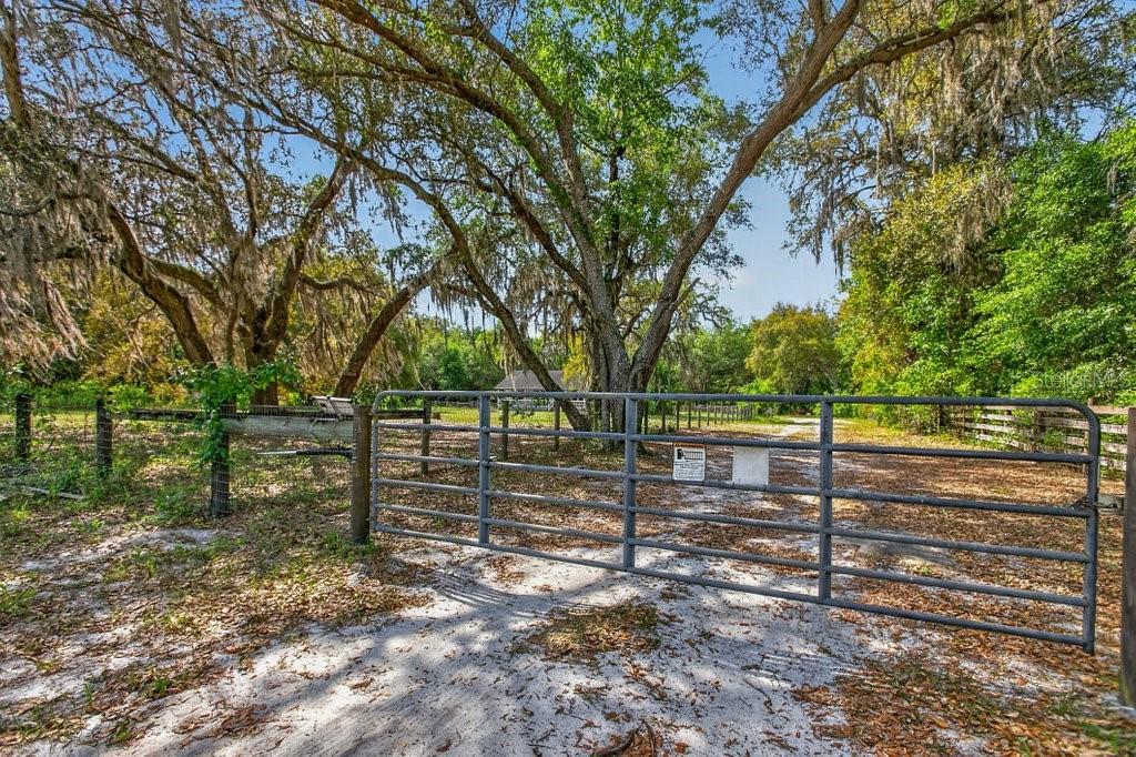 Image 5 of 71 For 461 Old Starke Road