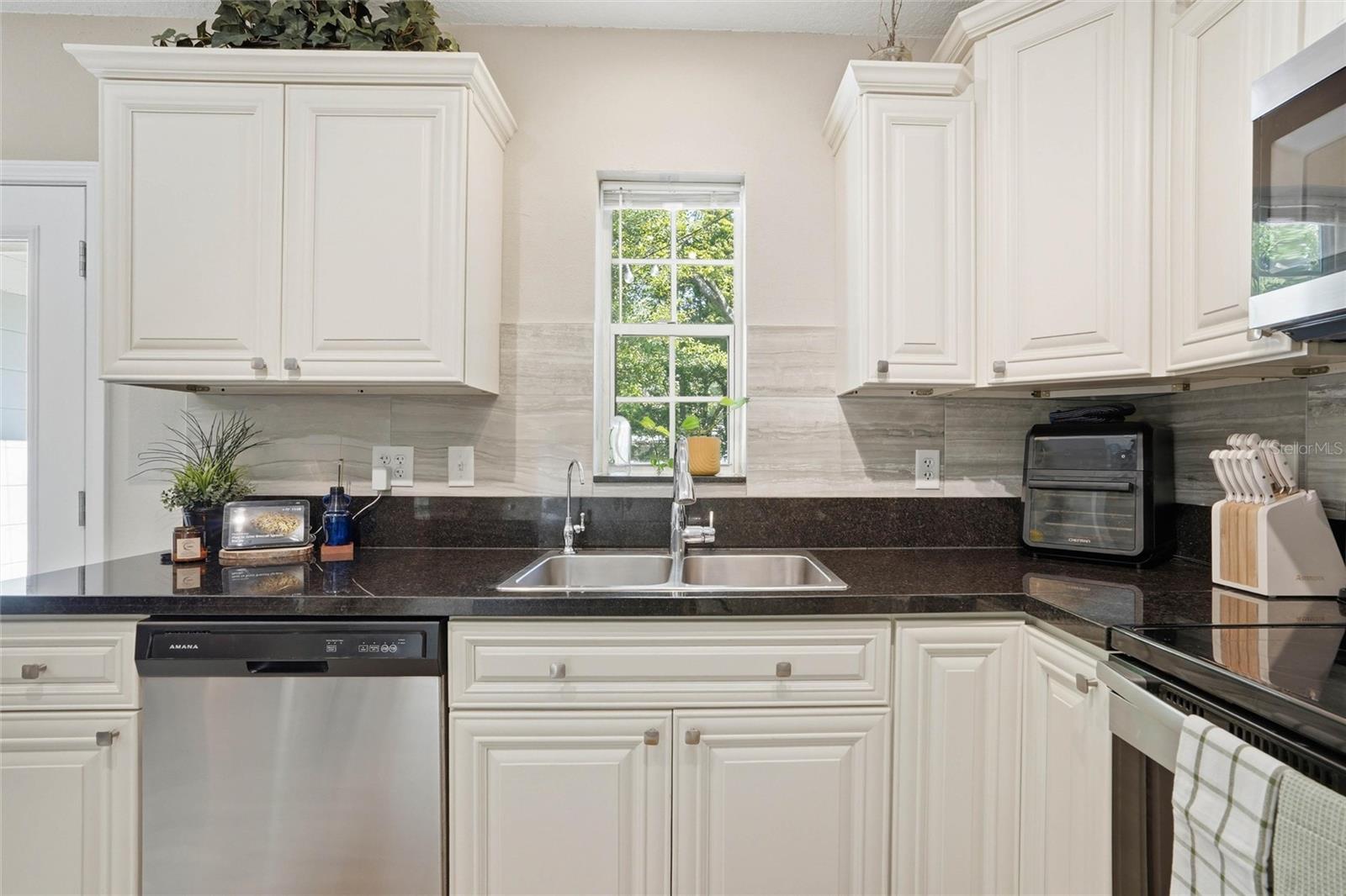 Image 11 of 35 For 5211 Glenwood Avenue