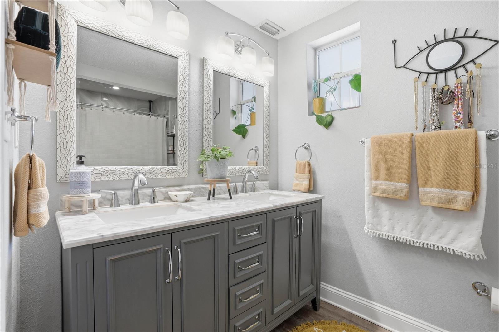 Image 15 of 35 For 5211 Glenwood Avenue