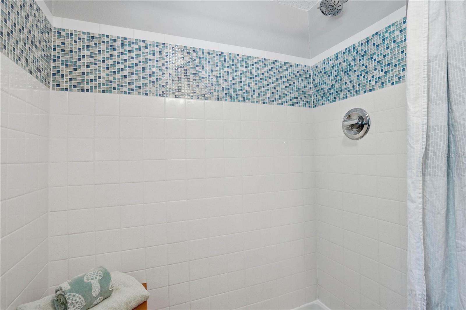 Image 21 of 35 For 5211 Glenwood Avenue