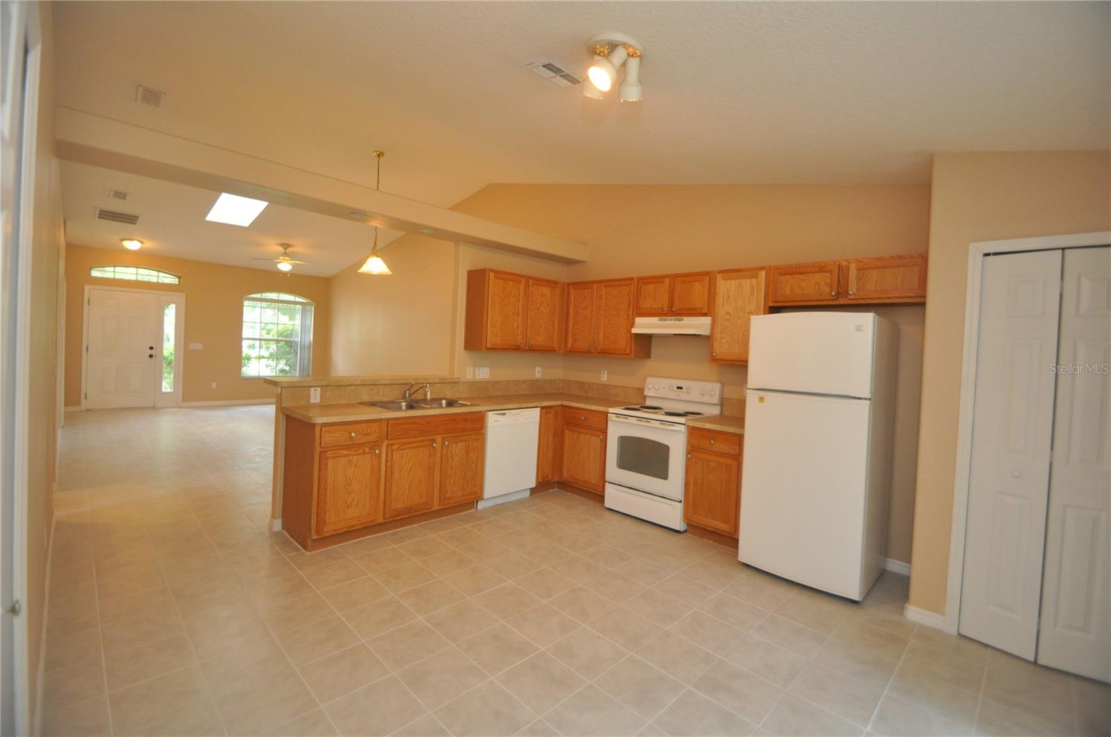 Image 11 of 29 For 69 Rose Drive B