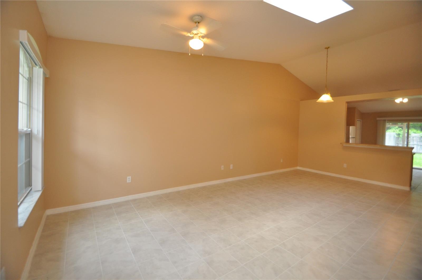 Image 7 of 29 For 69 Rose Drive B