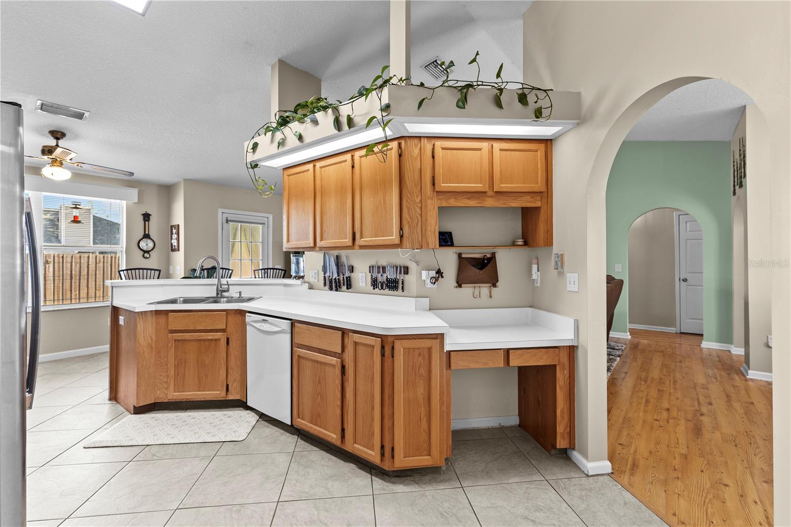 Image 4 of 36 For 3208 Sarahs Court