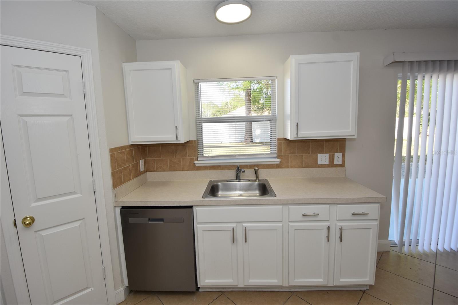 Image 7 of 26 For 3 Sea Beacon Place