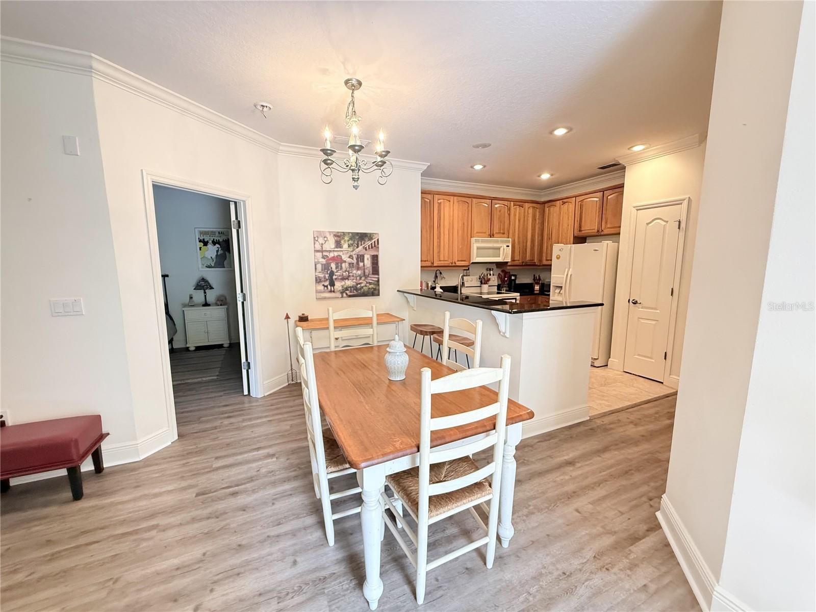 Image 11 of 49 For 25 Riverview Bend N 111