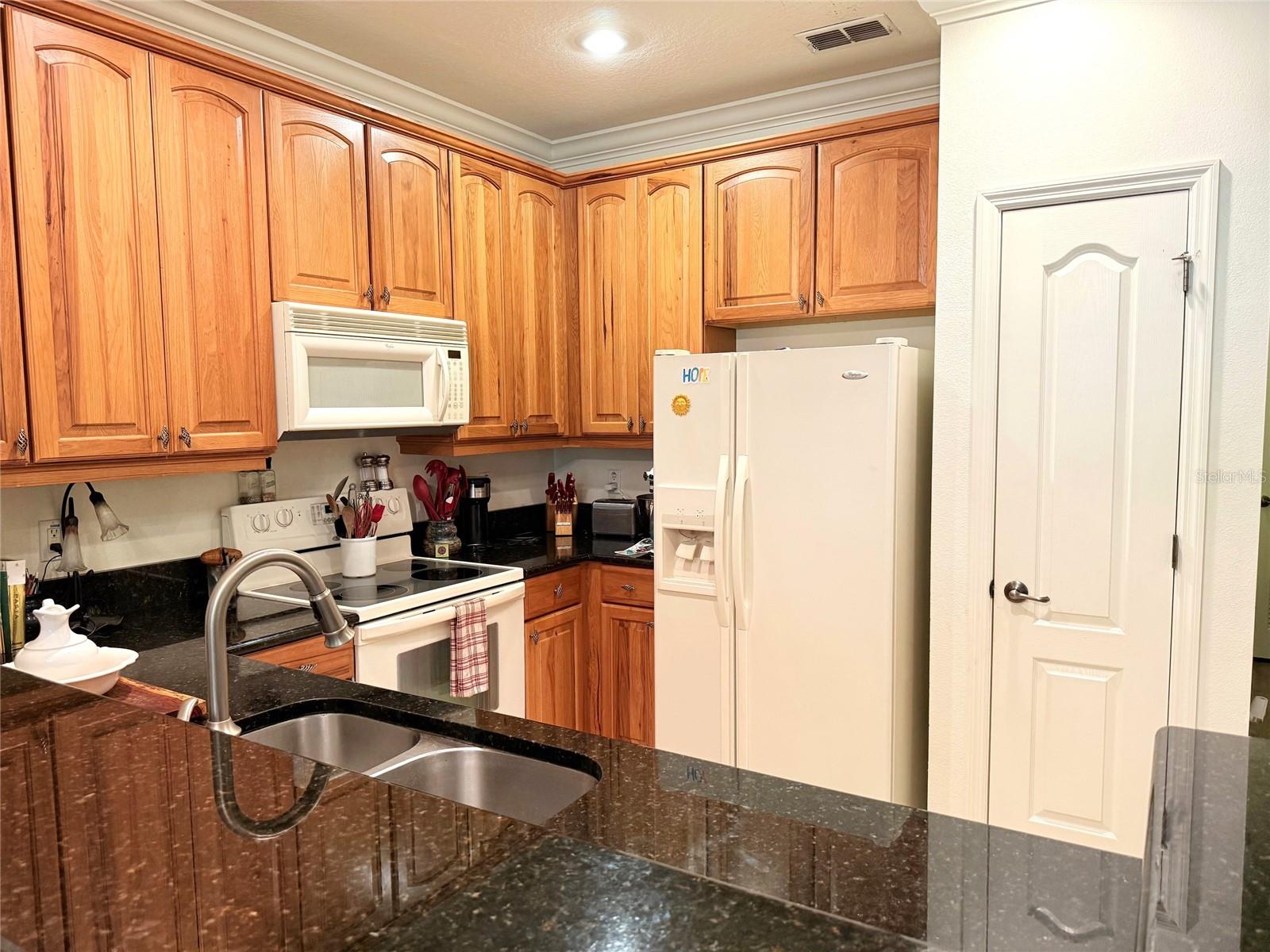 Image 13 of 49 For 25 Riverview Bend N 111