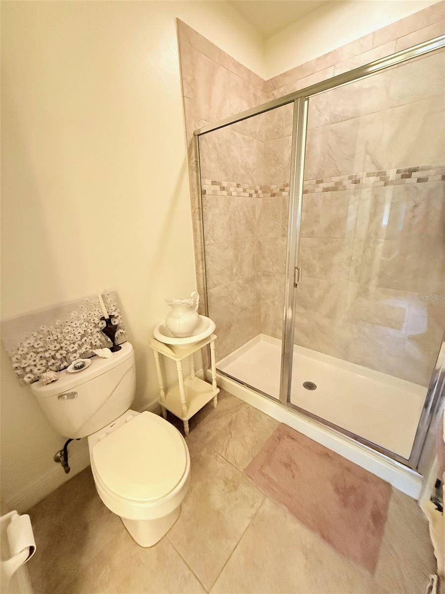 Image 24 of 49 For 25 Riverview Bend N 111