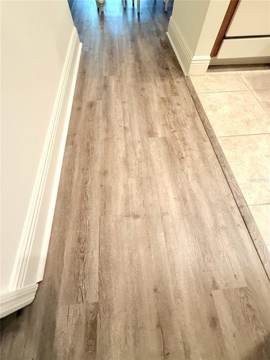 Image 32 of 49 For 25 Riverview Bend N 111