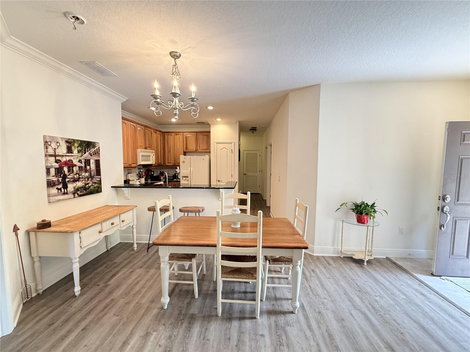 Image 4 of 49 For 25 Riverview Bend N 111