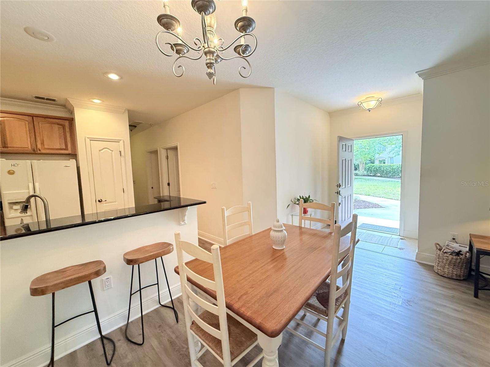 Image 9 of 49 For 25 Riverview Bend N 111