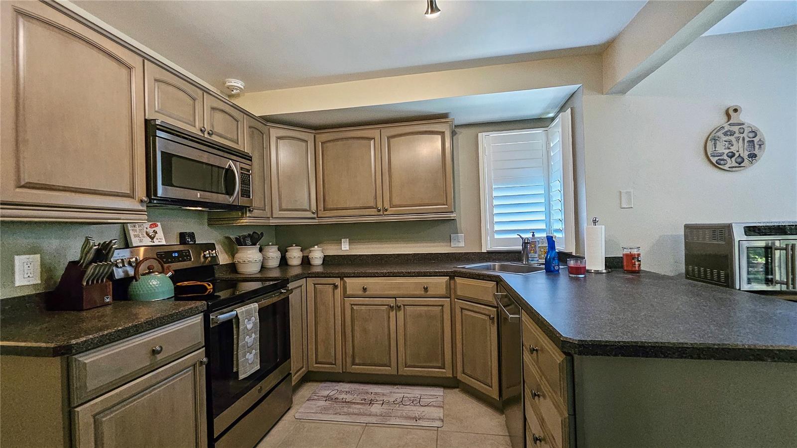 Image 12 of 39 For 21 Mid Pines Circle