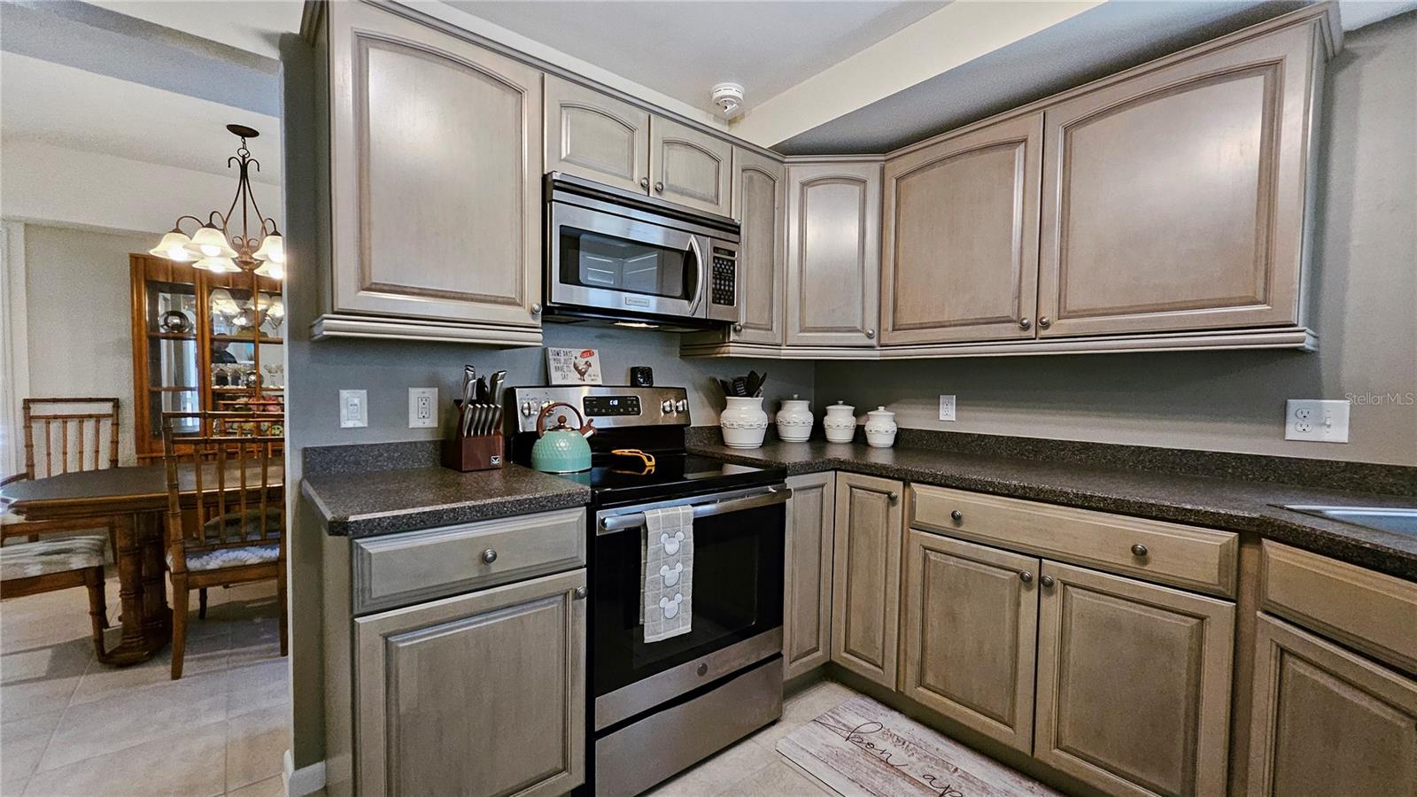 Image 13 of 39 For 21 Mid Pines Circle