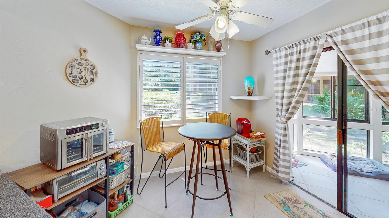 Image 20 of 39 For 21 Mid Pines Circle