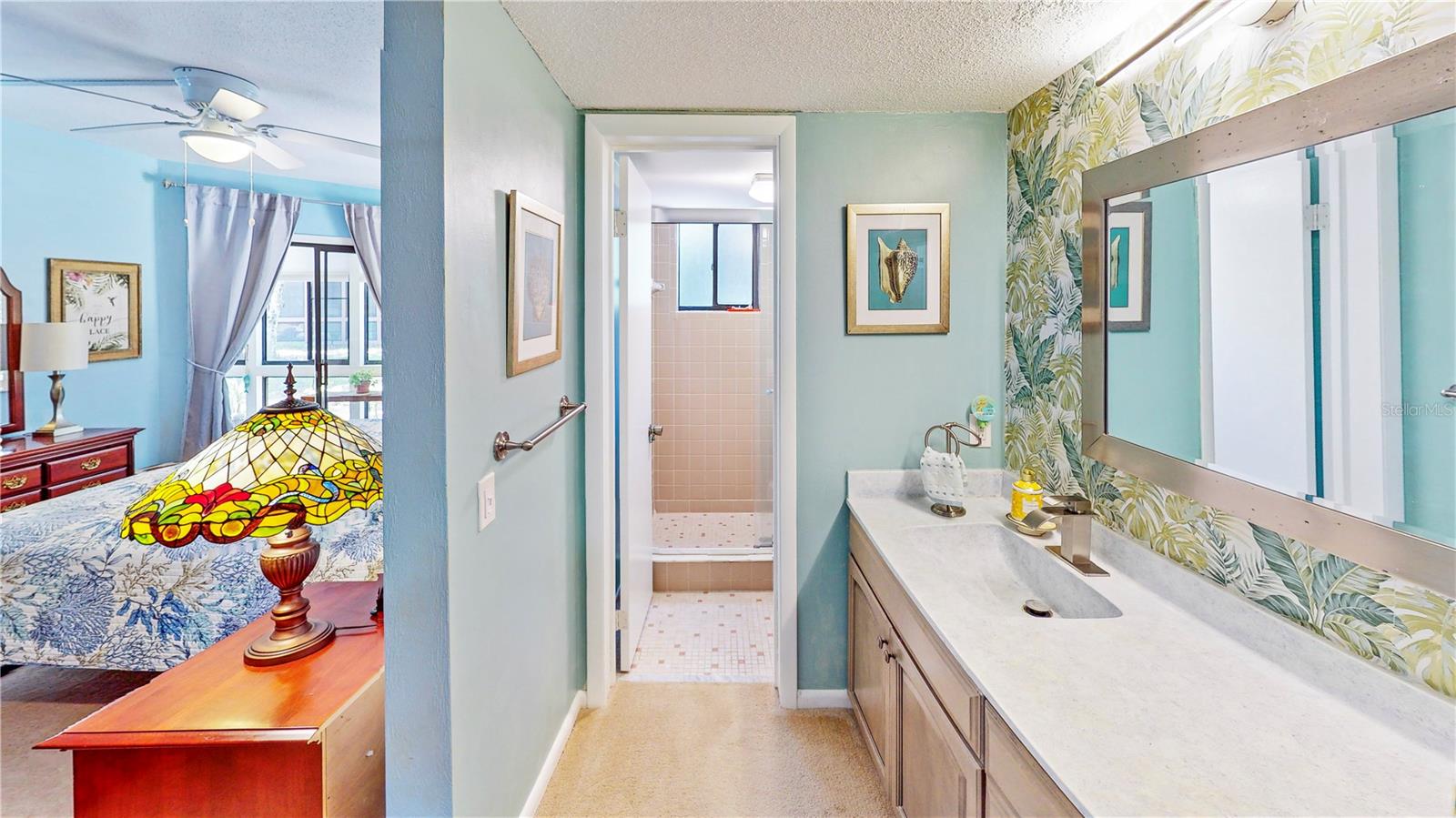 Image 25 of 39 For 21 Mid Pines Circle