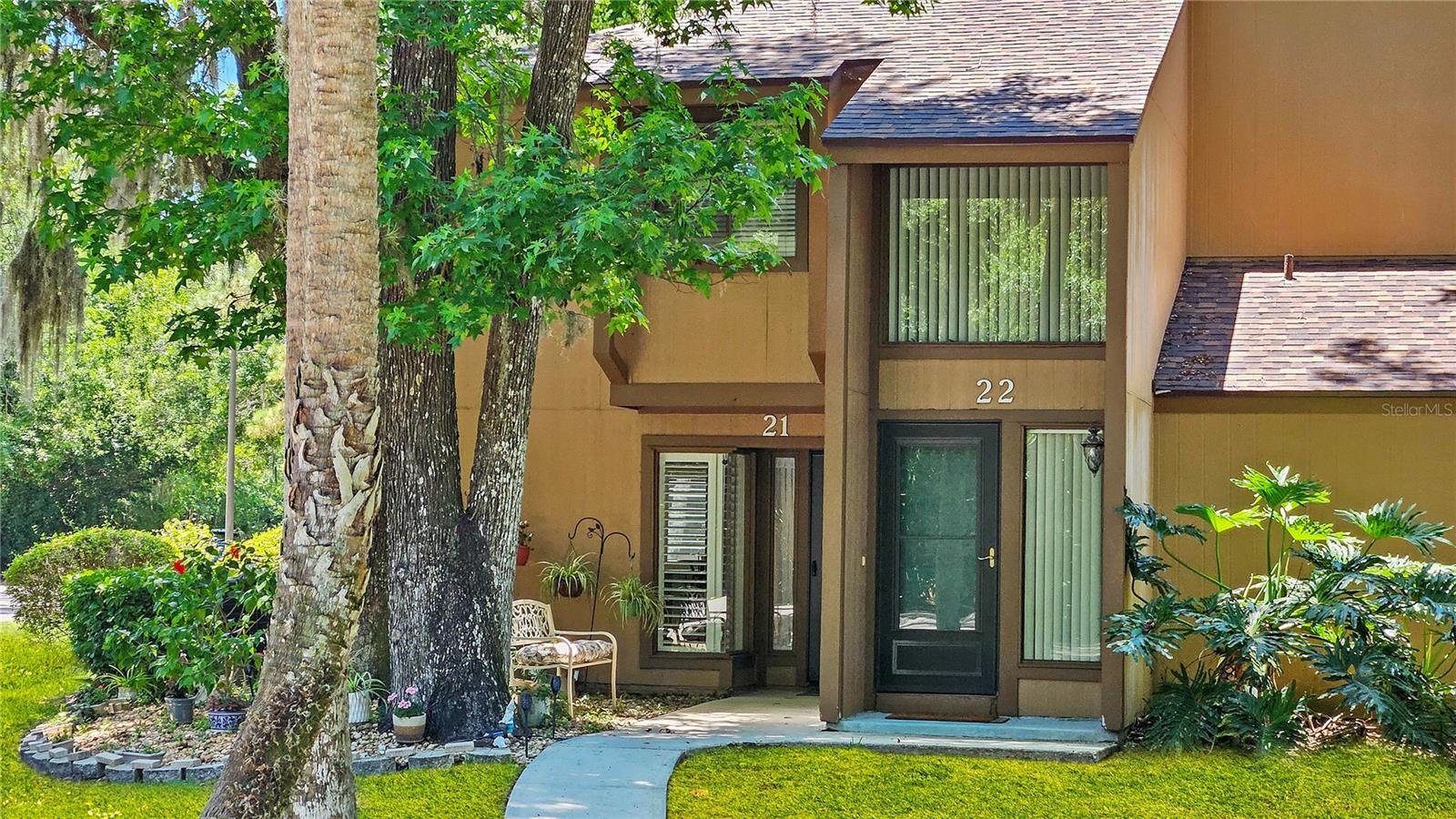 Image 3 of 39 For 21 Mid Pines Circle