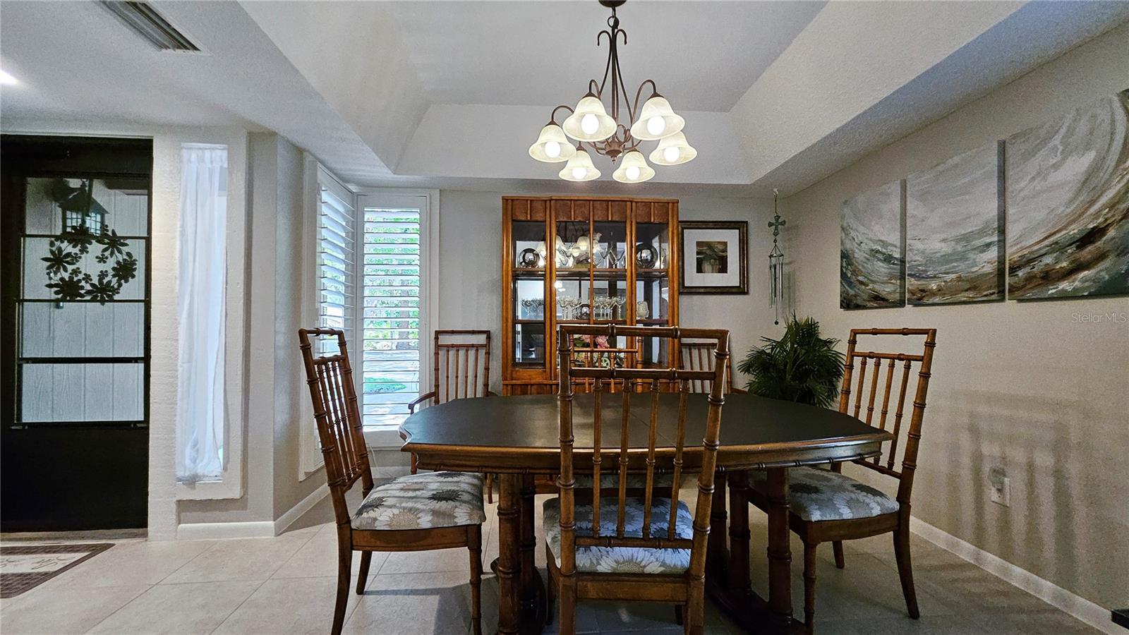 Image 6 of 39 For 21 Mid Pines Circle