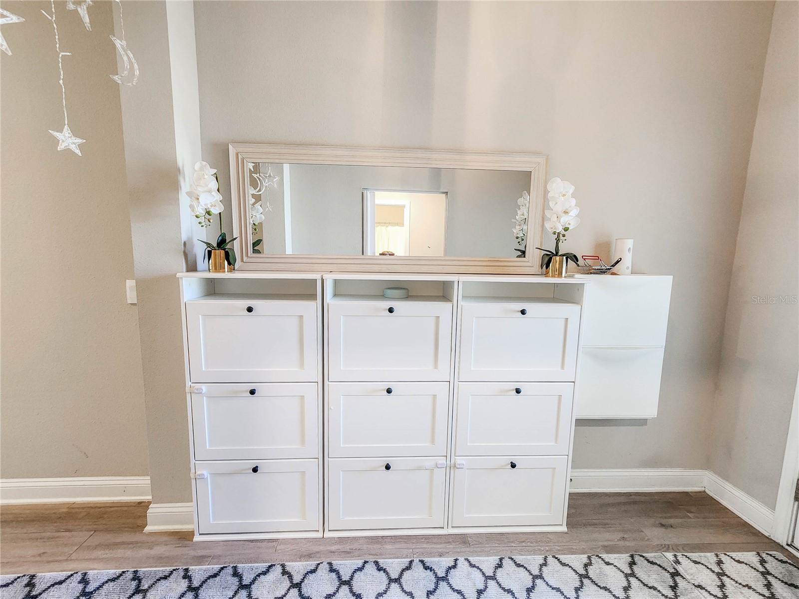 Image 14 of 58 For 617 Narvarez Avenue