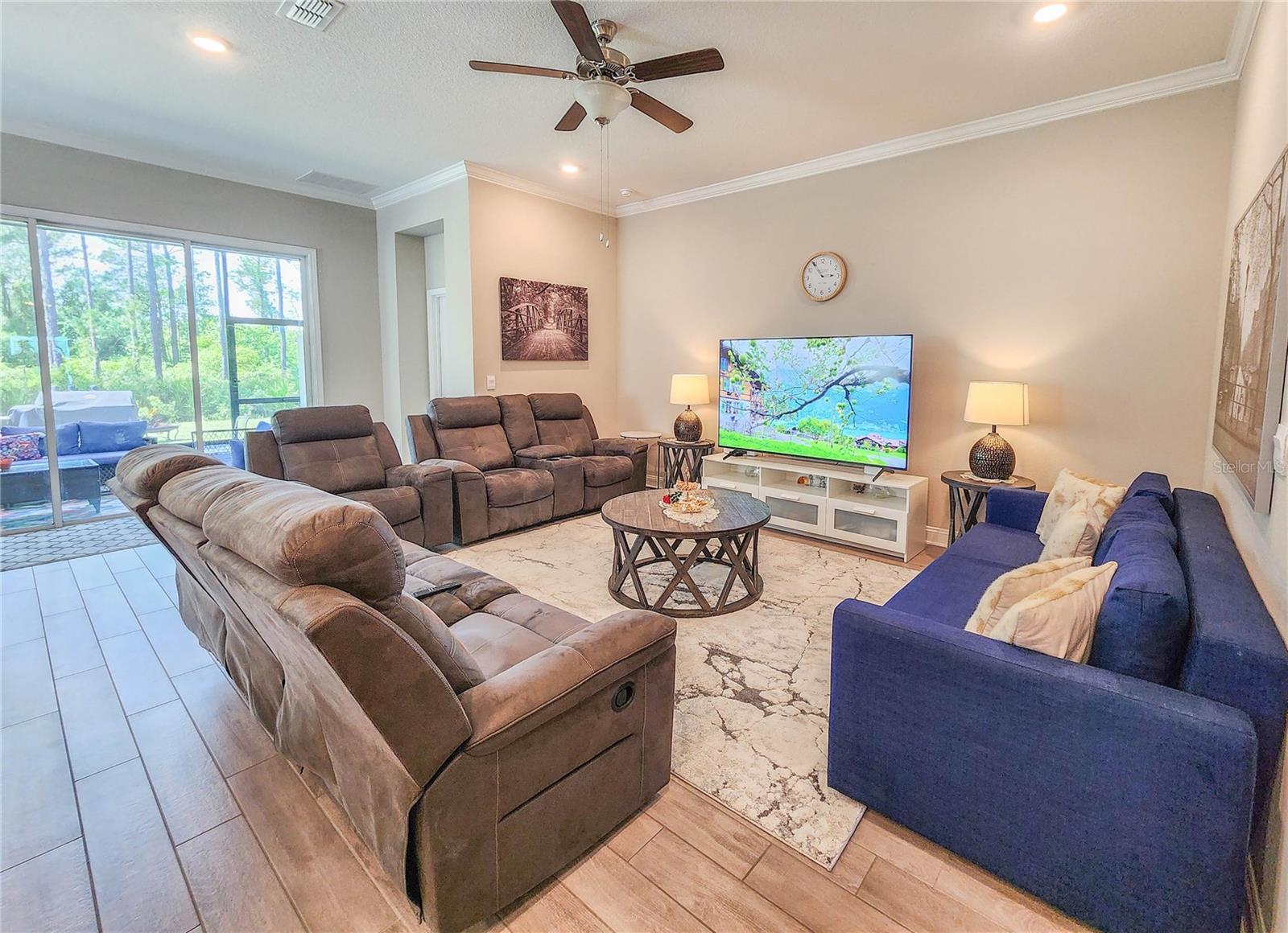 Image 22 of 58 For 617 Narvarez Avenue