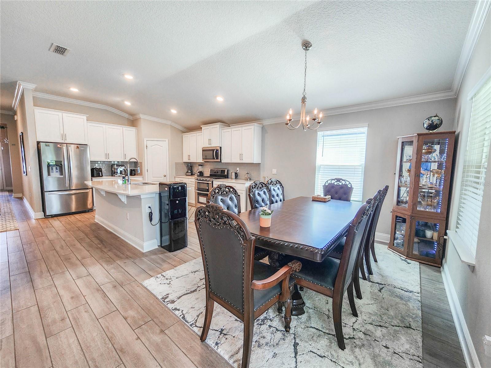 Image 26 of 58 For 617 Narvarez Avenue