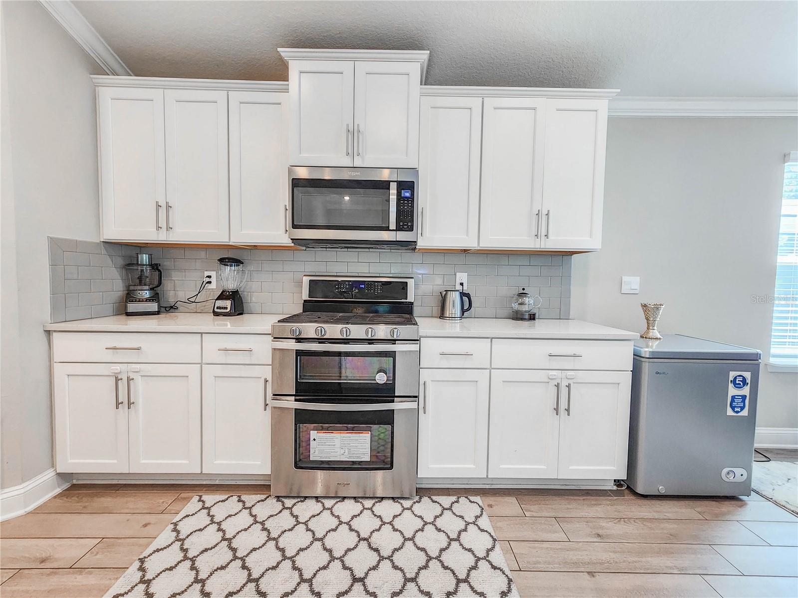 Image 33 of 58 For 617 Narvarez Avenue