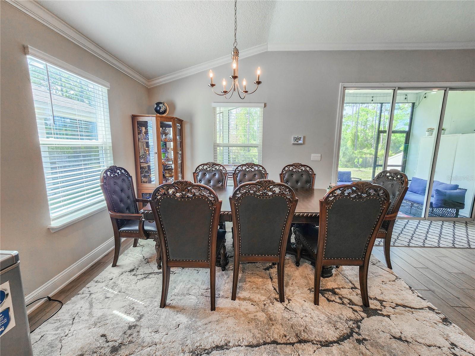 Image 36 of 58 For 617 Narvarez Avenue