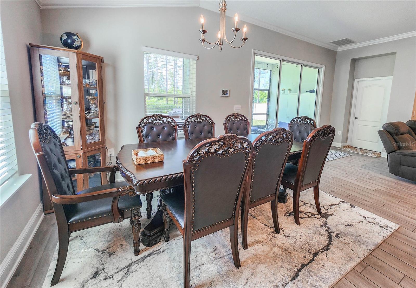 Image 37 of 58 For 617 Narvarez Avenue