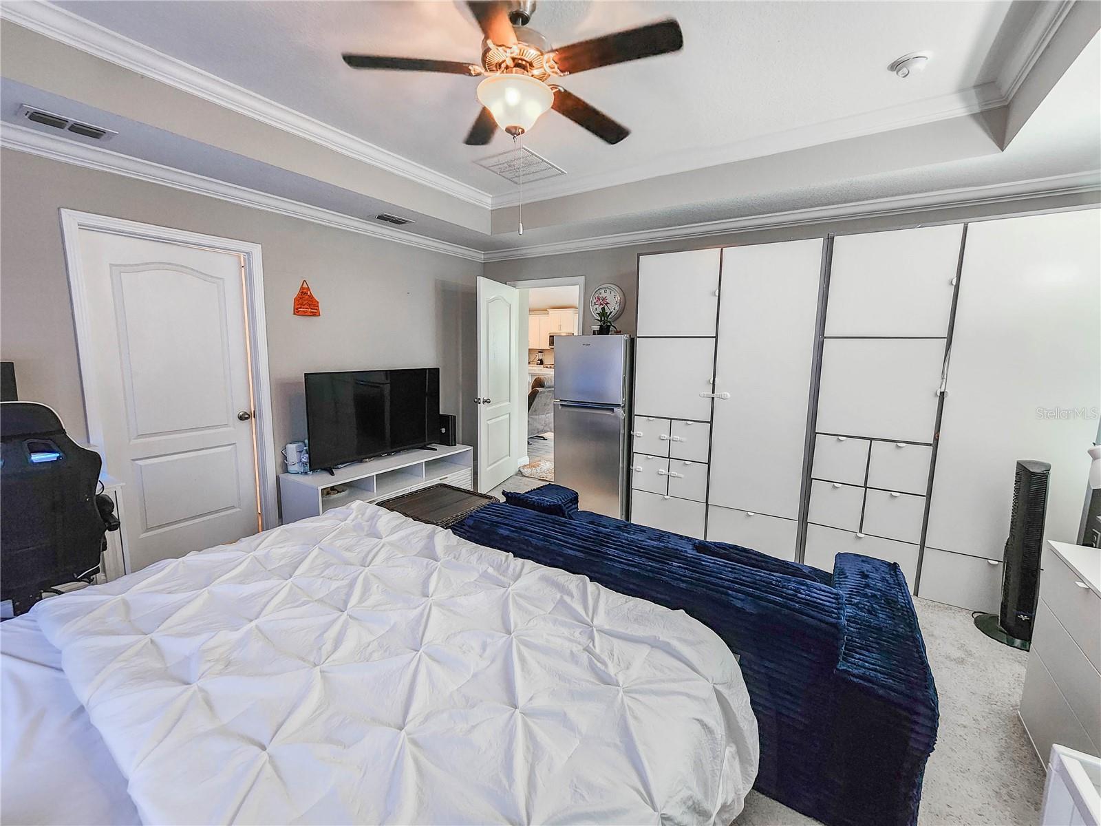 Image 40 of 58 For 617 Narvarez Avenue