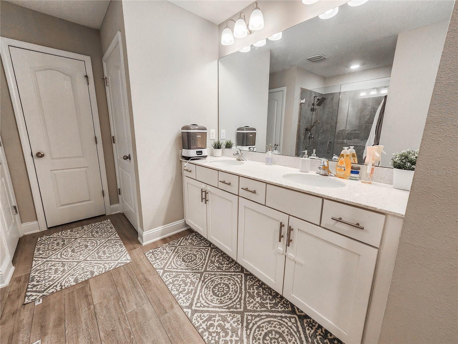 Image 43 of 58 For 617 Narvarez Avenue