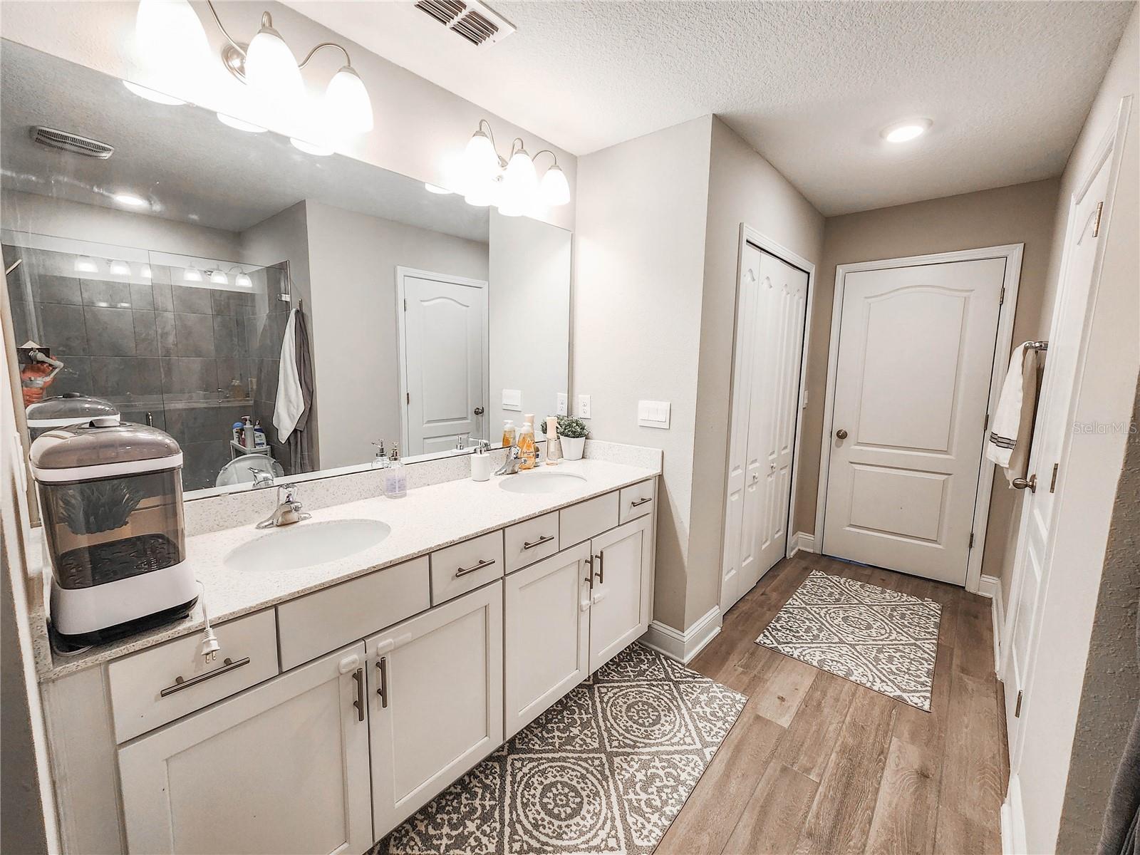 Image 45 of 58 For 617 Narvarez Avenue