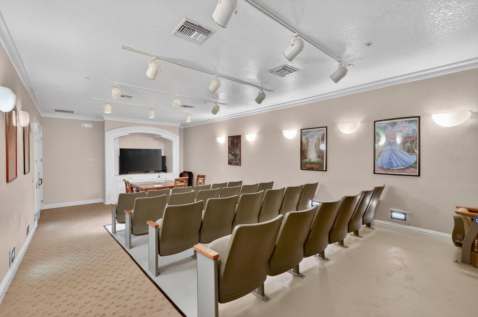 Image 30 of 48 For 832 Camargo Way 306