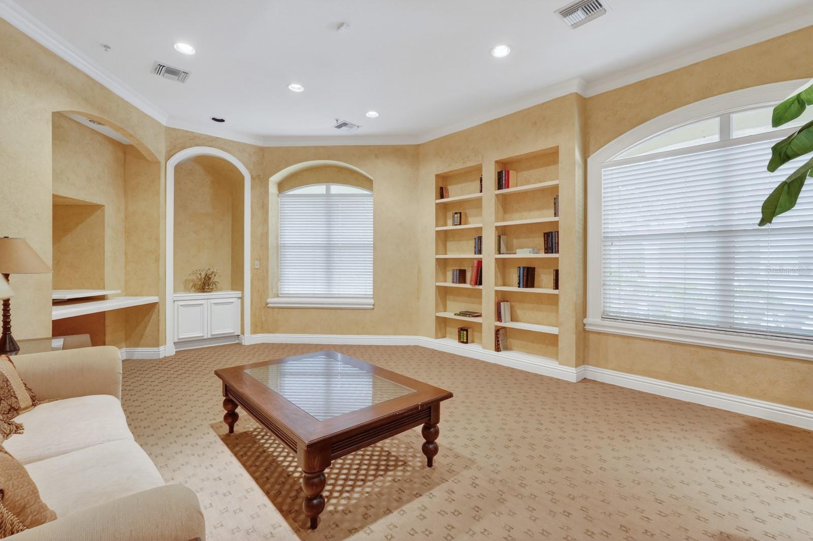 Image 31 of 48 For 832 Camargo Way 306