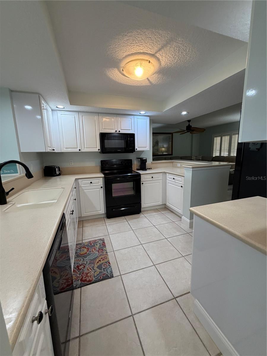 Image 10 of 64 For 4670 Links Village Drive B301