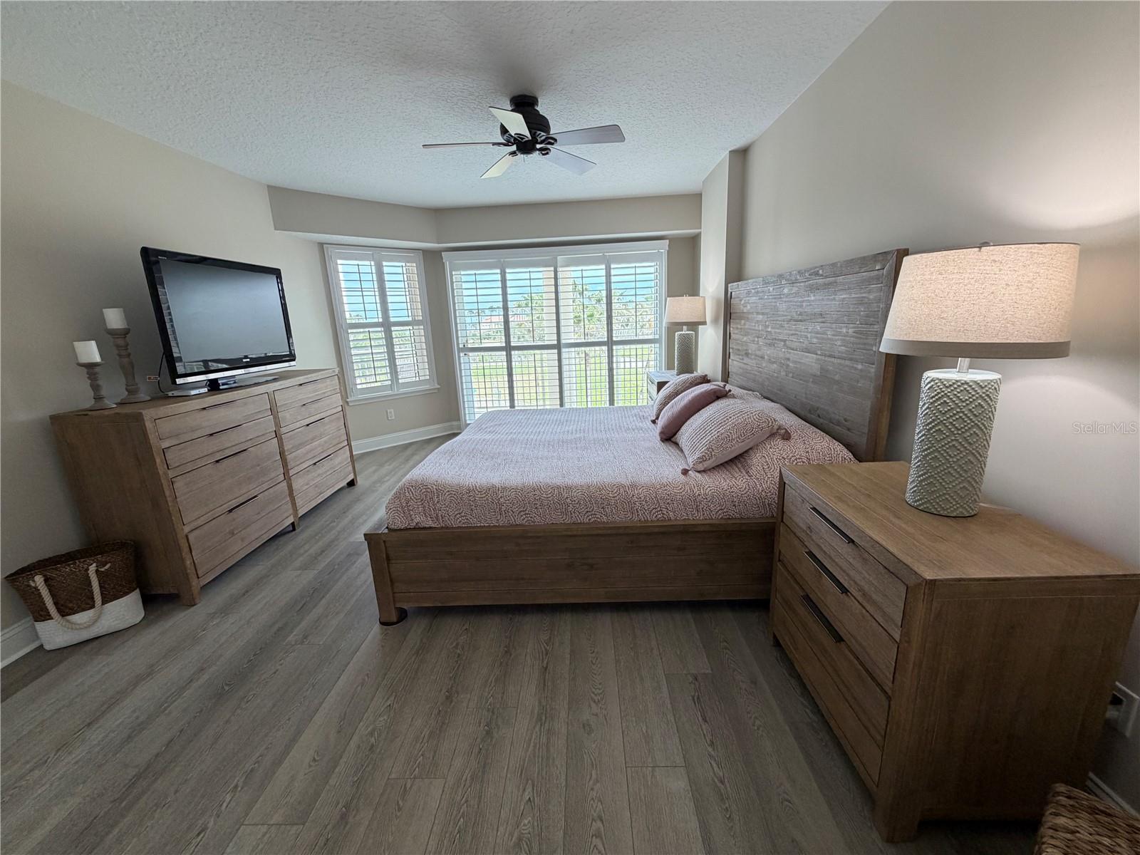 Image 28 of 64 For 4670 Links Village Drive B301