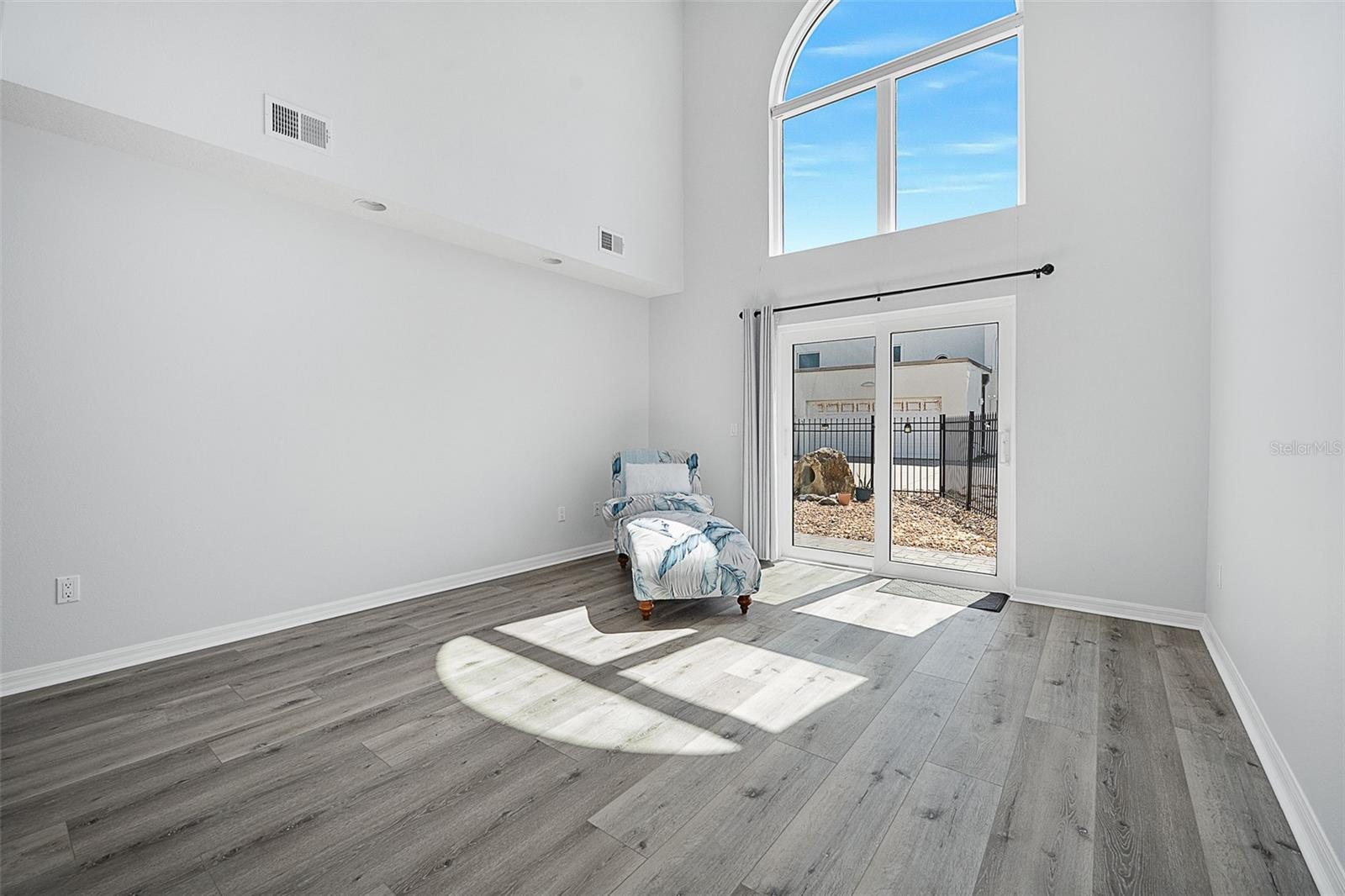 Image 13 of 70 For 5 Sunny Beach Drive