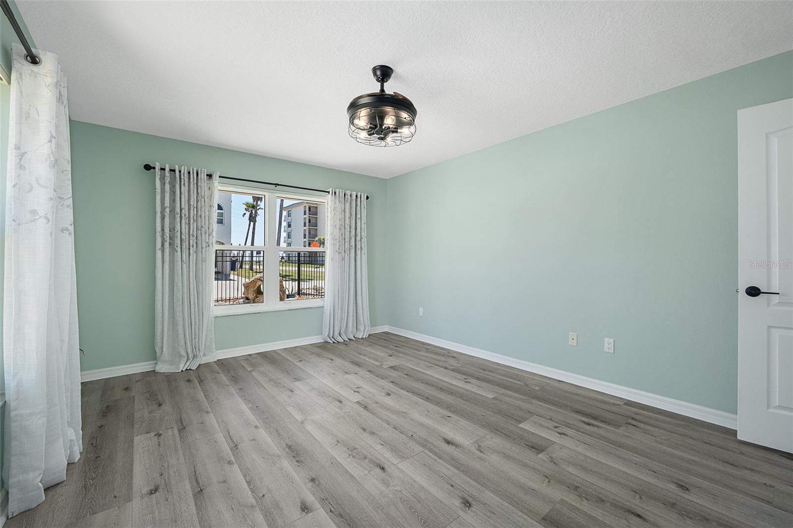 Image 17 of 70 For 5 Sunny Beach Drive