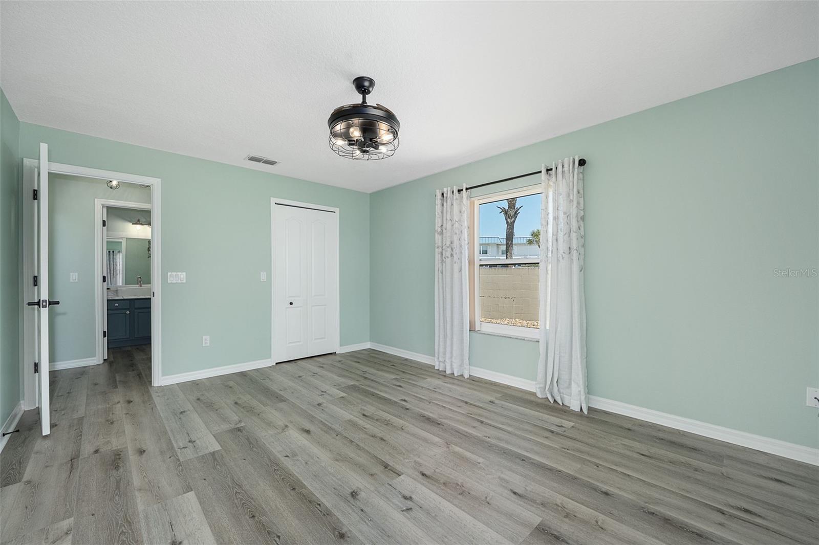 Image 18 of 70 For 5 Sunny Beach Drive