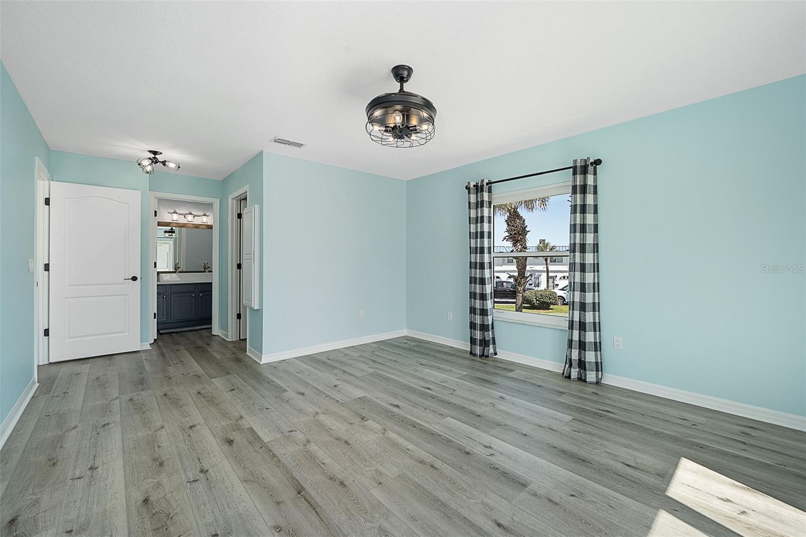 Image 27 of 70 For 5 Sunny Beach Drive