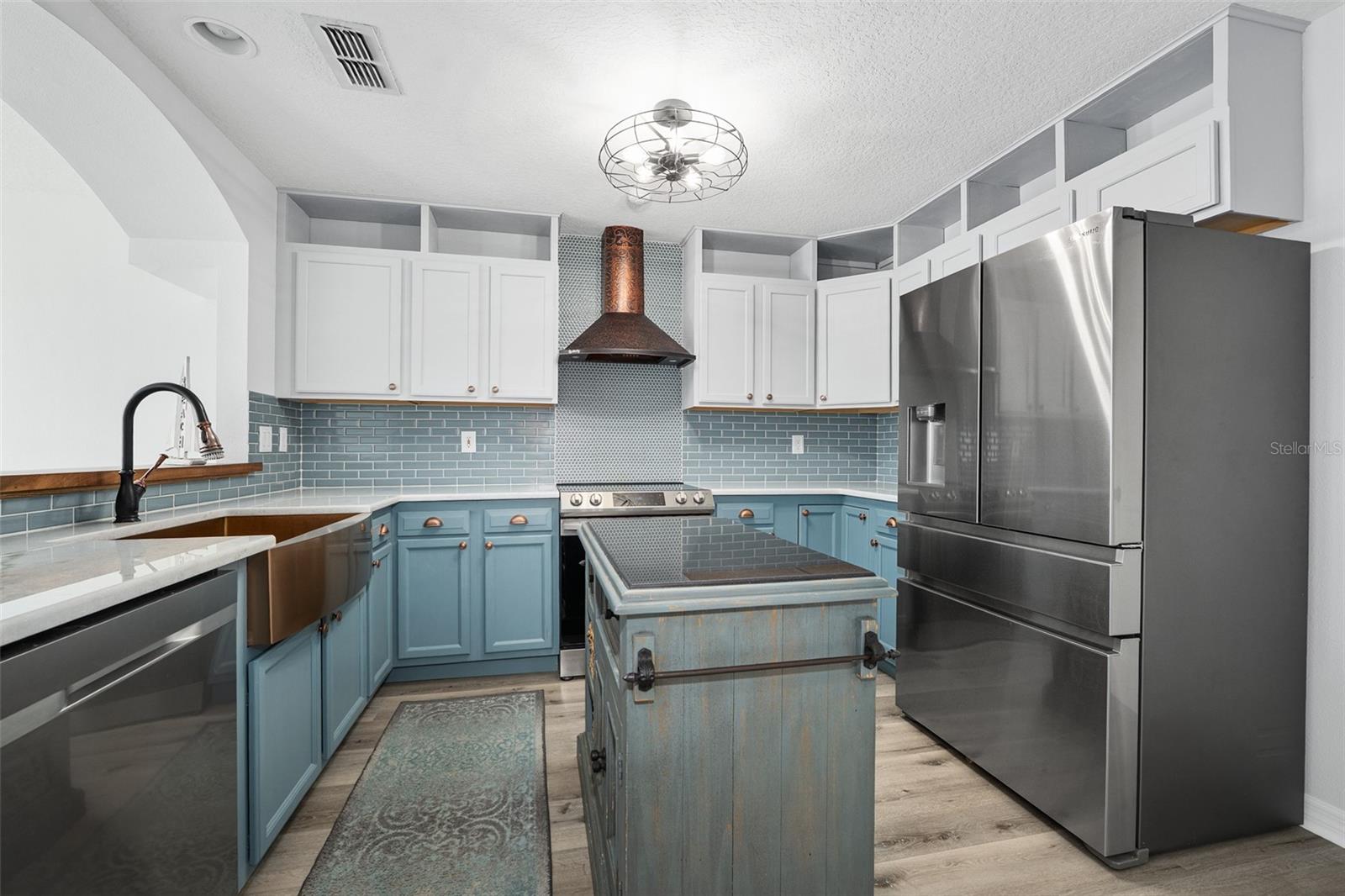 Image 4 of 70 For 5 Sunny Beach Drive