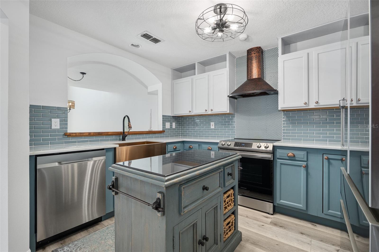 Image 5 of 70 For 5 Sunny Beach Drive