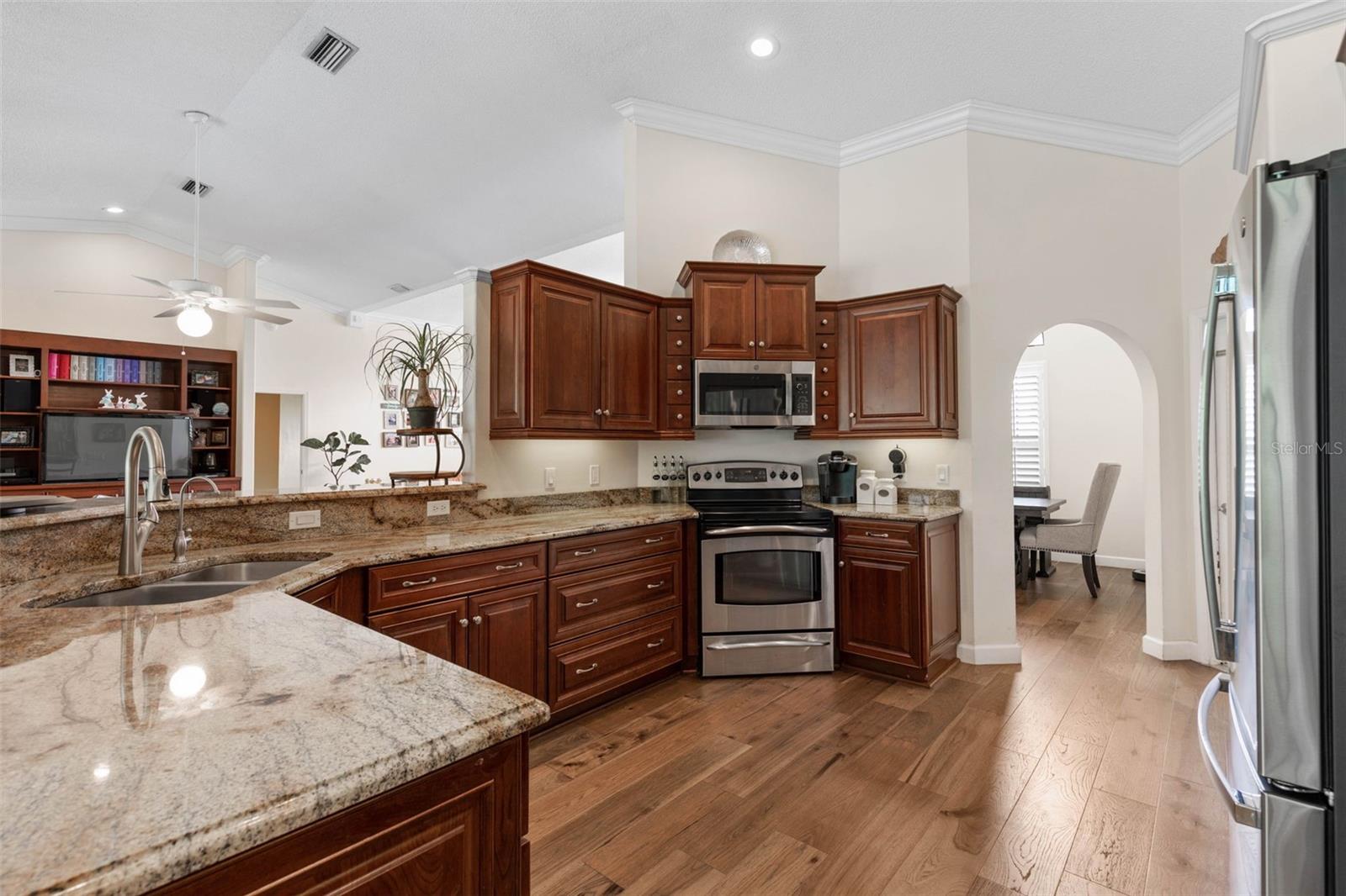 Image 16 of 75 For 30 Erickson Place