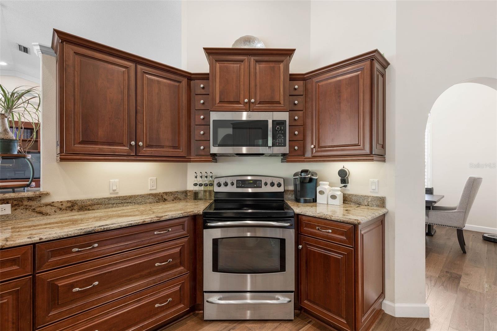 Image 20 of 75 For 30 Erickson Place