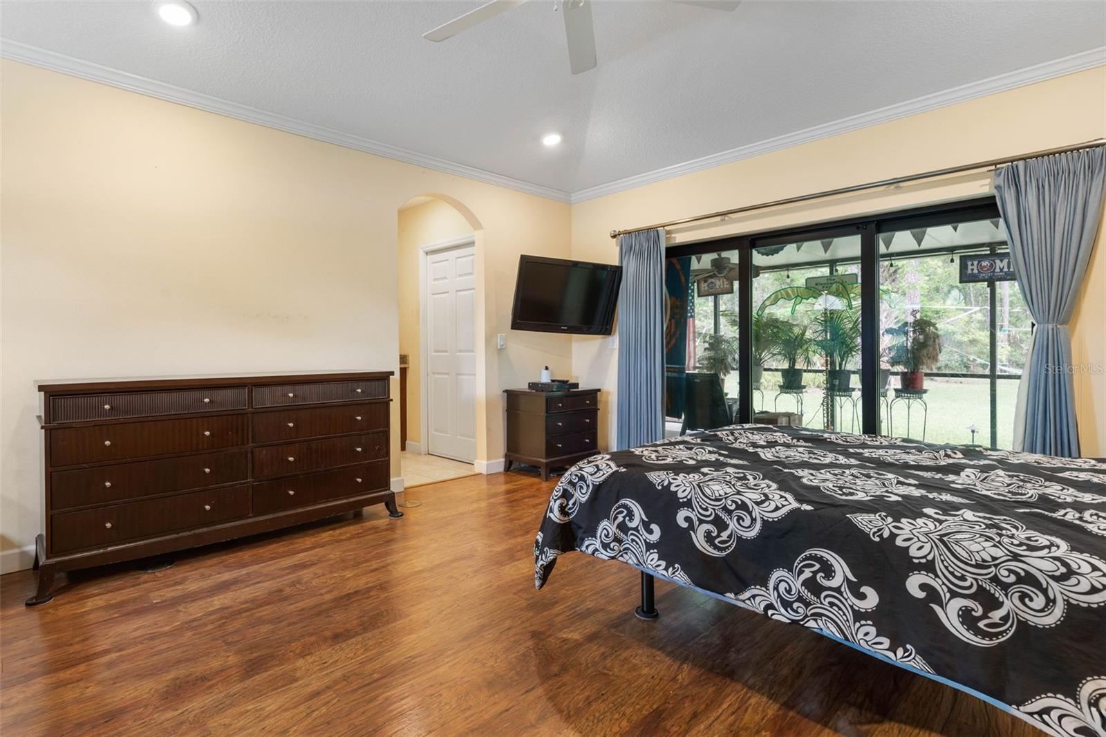 Image 50 of 75 For 30 Erickson Place