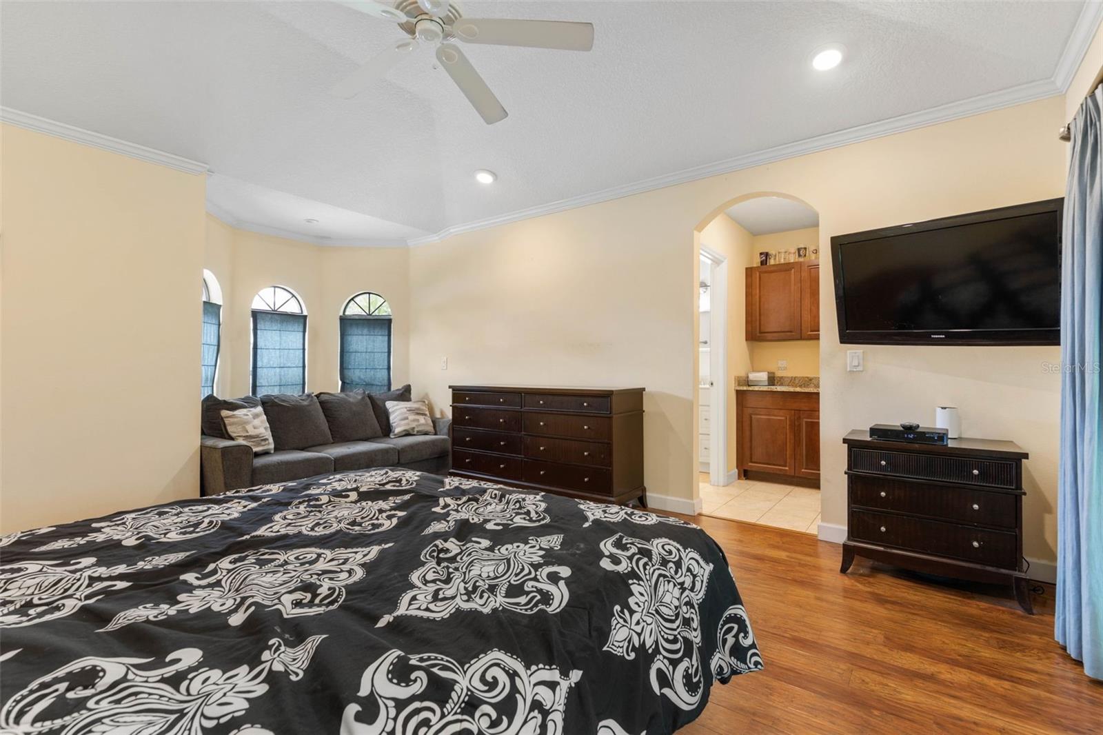 Image 51 of 75 For 30 Erickson Place